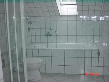 Schöne helle 3 5 Zimmer Dachgeschosswohnung ca. 70 qm