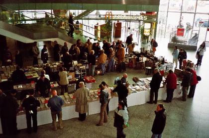 AK Briefmarken MünzBörse Berlin Ostbahnhof