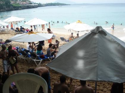 Beachbar mit Beach - Existenz in der Karibik