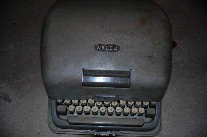 ALTE ADLER AEG SCHREIBMASCHINE ZU VERKAUFEN