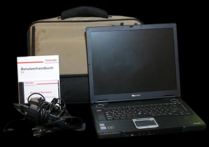 Toshiba Tecra S3 15 1 5GB RAM 60GB Speicherplatz CD-RW/DVD Windows XP Tasche