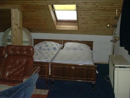 GÜNSTIG WOHNEN IN BUDAPEST http //budapest. uw. hu T 00361/3878236