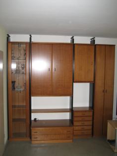 Wohnzimmerschrank / Wangenkombination / beleuchtete Vitrine