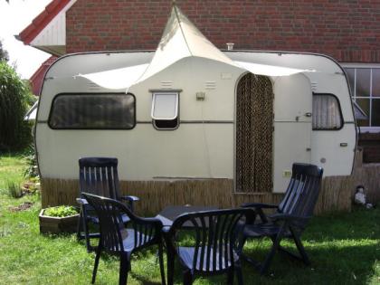 DE REU Bungalow 440 TV DVD Gasfl. Garten Möbel weitere Extras