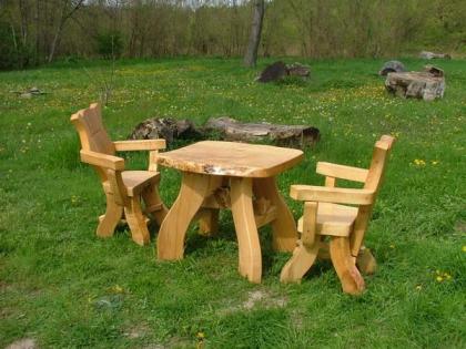 Gartenmöbel Garnituren aus Massivholz Massivholzmöbel Tische Stühle Bänke