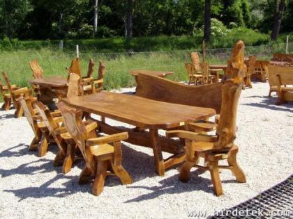 Rustikale Holzmöbel Garnituren für Garten Terrasse