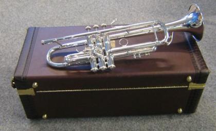 Bach Trompete LR180S-37 Stradivarius in Bb versilbert