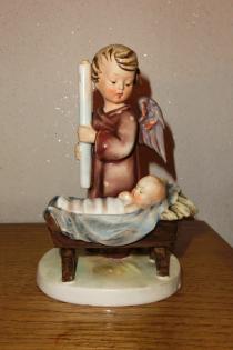 Engel an der Krippe Hummelfigur Nr 194 Göbel