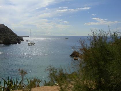Golfen und Baden an der Costa Calida in Spanien .