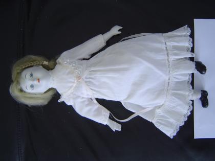 Grufti blasse Dekopuppe ca 46cm Kleid Puppe Porzellanpuppe Gothik