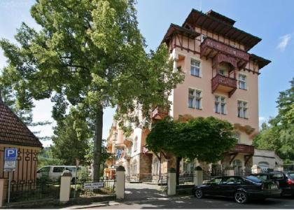 4 Wellness Hotel im Karlsbad zum Verkauf