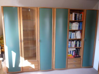 Wunderschönes Jugendzimmer in nussbaum-türkis